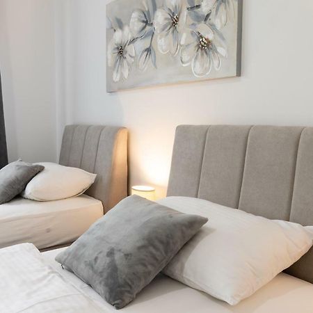 Apartmani Gundulic โอซีเยก ภายนอก รูปภาพ