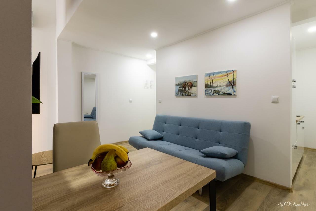Apartmani Gundulic โอซีเยก ภายนอก รูปภาพ