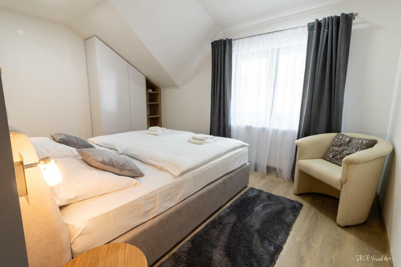 Apartmani Gundulic โอซีเยก ภายนอก รูปภาพ
