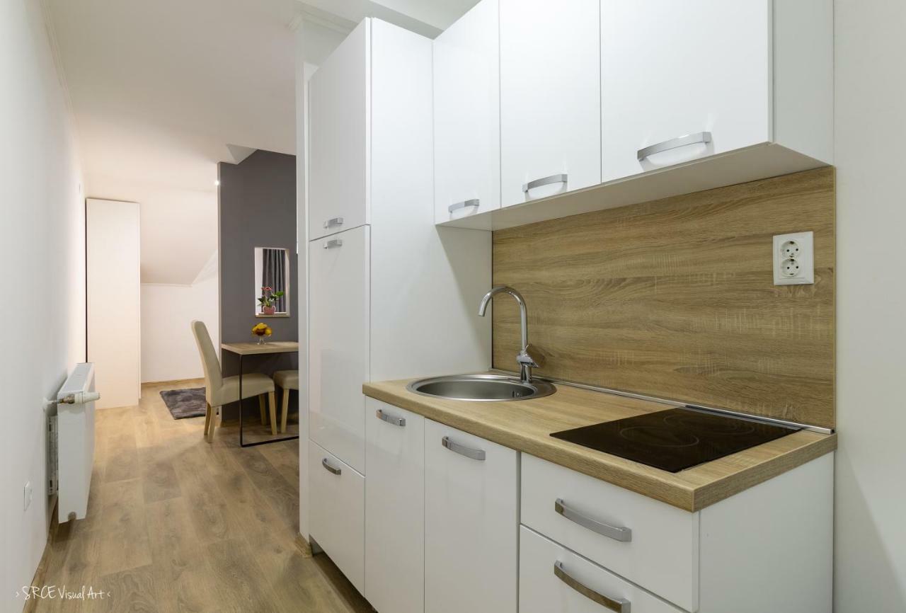 Apartmani Gundulic โอซีเยก ภายนอก รูปภาพ