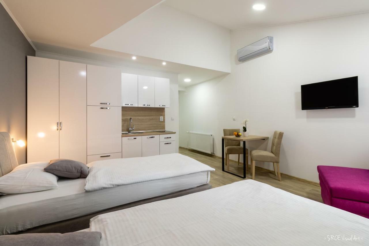 Apartmani Gundulic โอซีเยก ภายนอก รูปภาพ