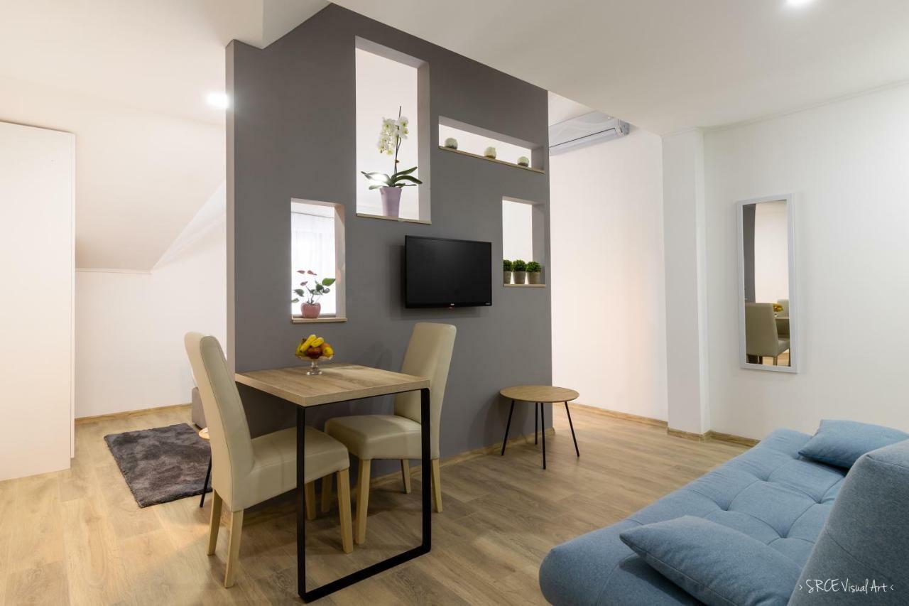 Apartmani Gundulic โอซีเยก ภายนอก รูปภาพ
