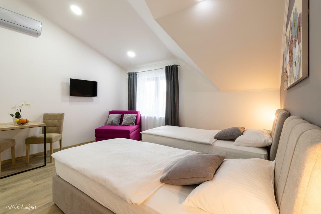 Apartmani Gundulic โอซีเยก ภายนอก รูปภาพ
